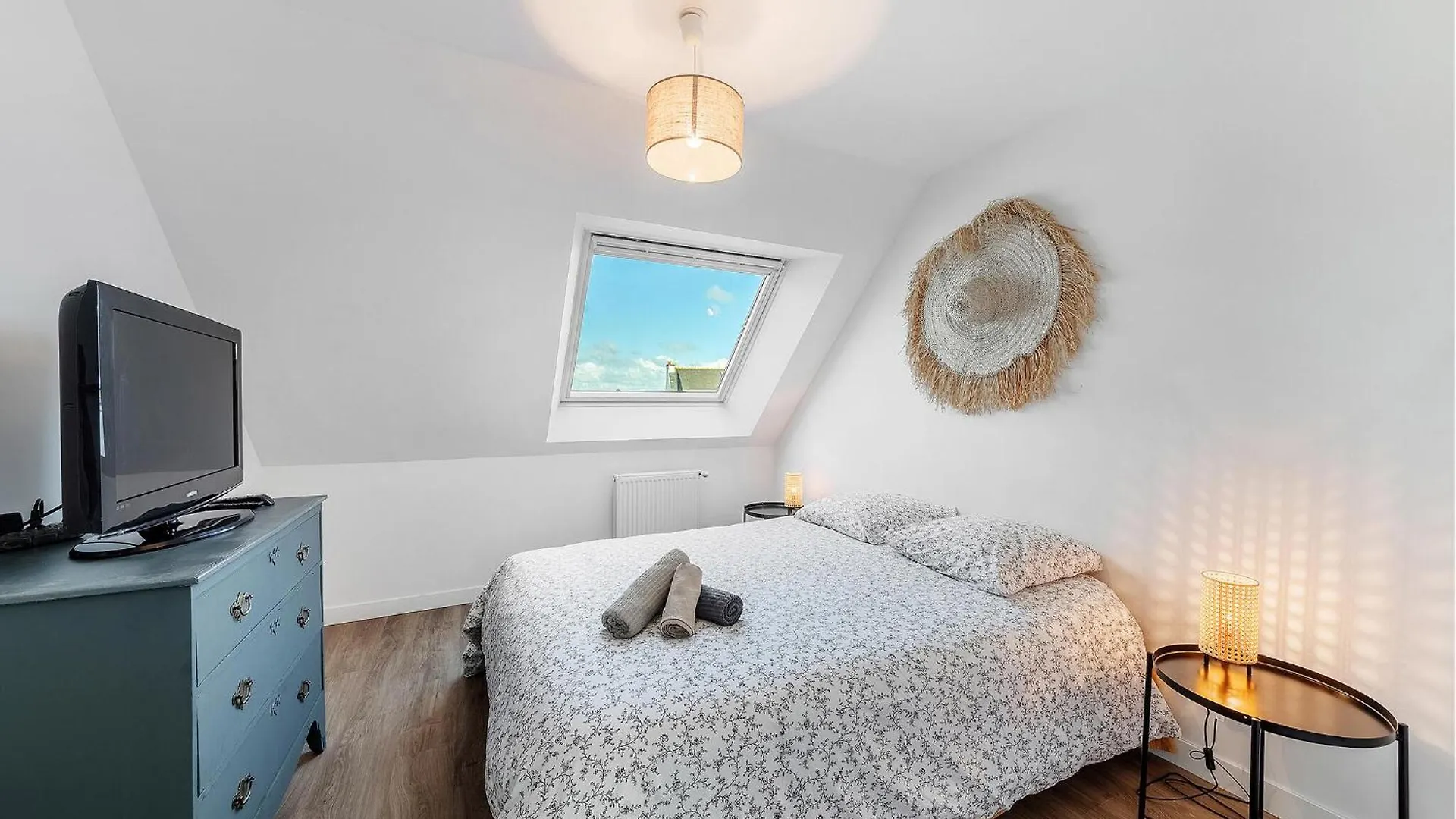 Holiday home Awesome Home In Saint-Meloir-Des-Ondes With Kitchen