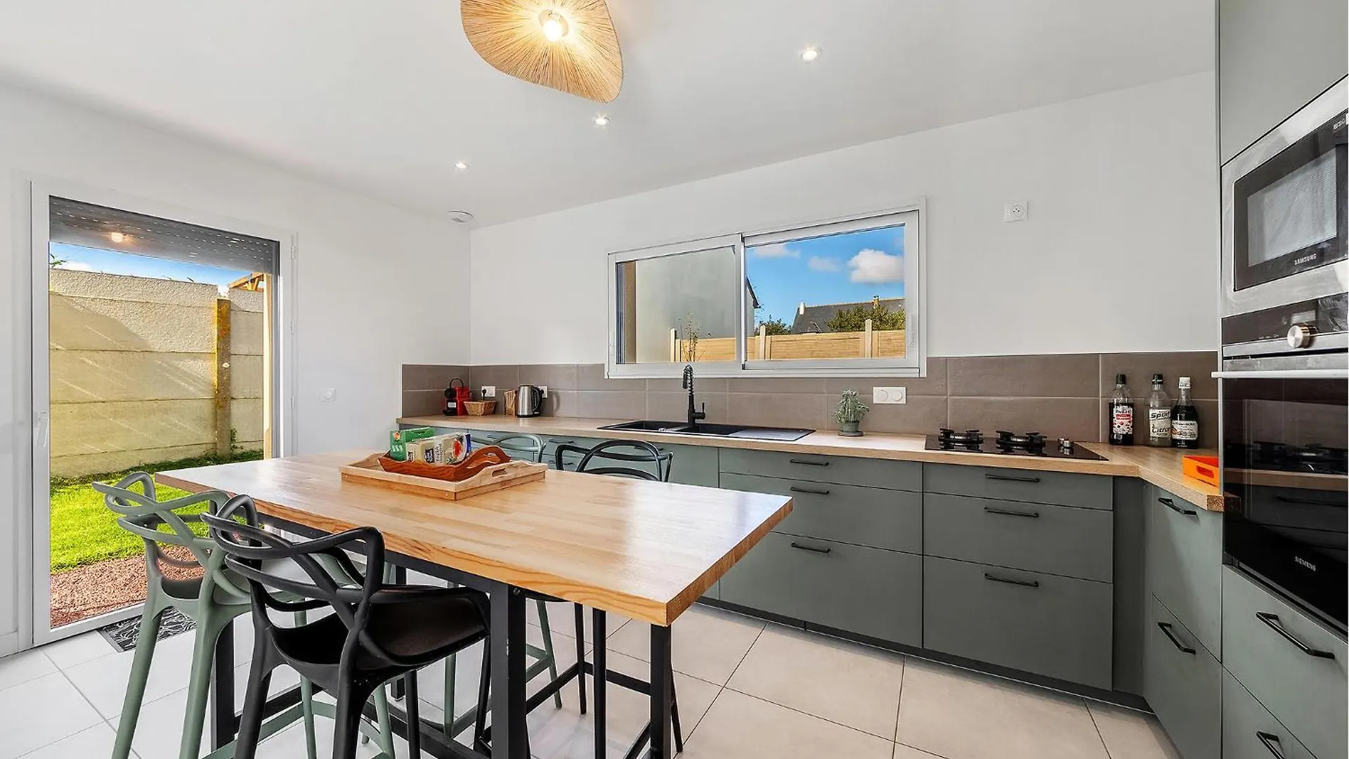 Awesome Home In Saint-Meloir-Des-Ondes With Kitchen