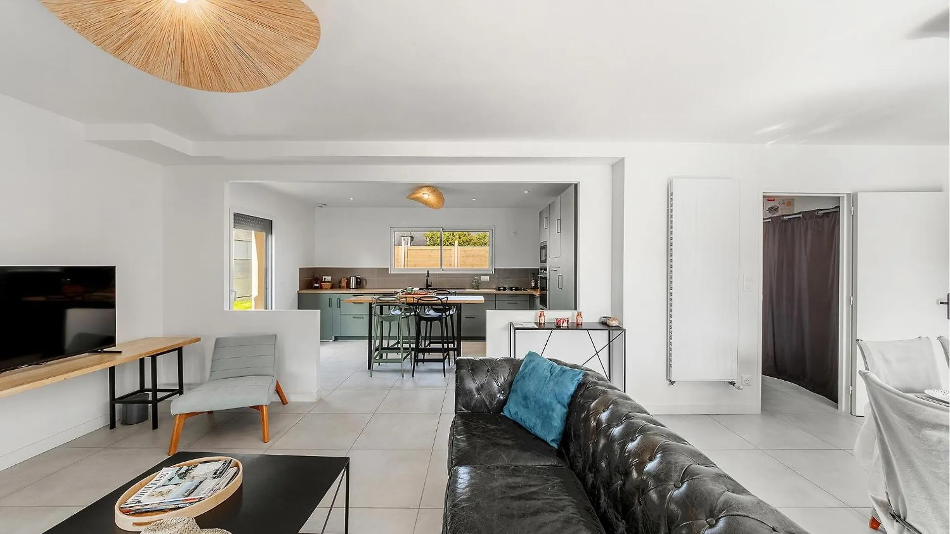 Awesome Home In Saint-Meloir-Des-Ondes With Kitchen Holiday home