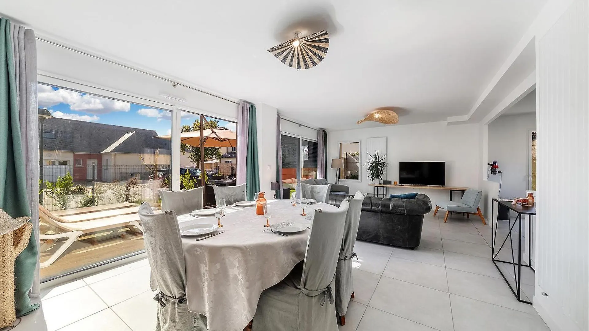 Awesome Home In Saint-Meloir-Des-Ondes With Kitchen 0*,
