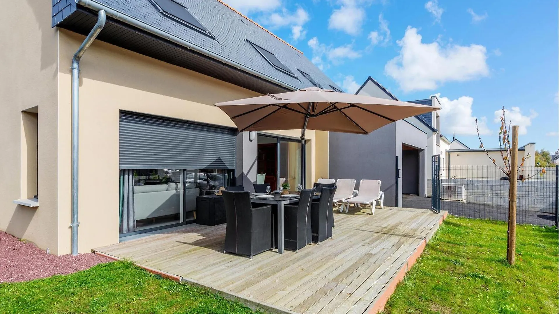 Awesome Home In Saint-Meloir-Des-Ondes With Kitchen